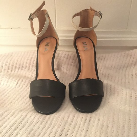 MIA Black and White Stilettos - Picture 2 of 5